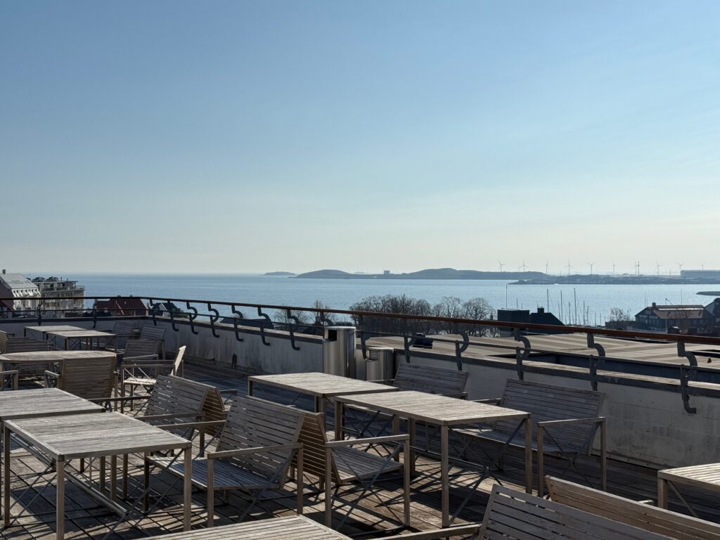 kontor til leje hellerup, klinik til leje hellerup, leje kontor hellerup, kontorlokale hellerup, erhvervslejemål hellerup, kontorudlejning hellerup, kontorlejemål hellerup, ledige kontorer hellerup, kontor med tagterrasse hellerup, centralt kontor hellerup, kontor med parkering hellerup, kontor tæt på hellerup station, lyst kontor til leje hellerup, kontor med udsigt hellerup, kontor i velfungerende ejendom hellerup