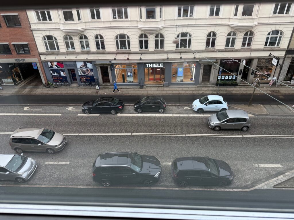 kontor til leje hellerup, klinik til leje hellerup, leje kontor hellerup, kontorlokale hellerup, erhvervslejemål hellerup, kontorudlejning hellerup, kontorlejemål hellerup, ledige kontorer hellerup, kontor med tagterrasse hellerup, centralt kontor hellerup, kontor med parkering hellerup, kontor tæt på hellerup station, lyst kontor til leje hellerup, kontor med udsigt hellerup, kontor i velfungerende ejendom hellerup