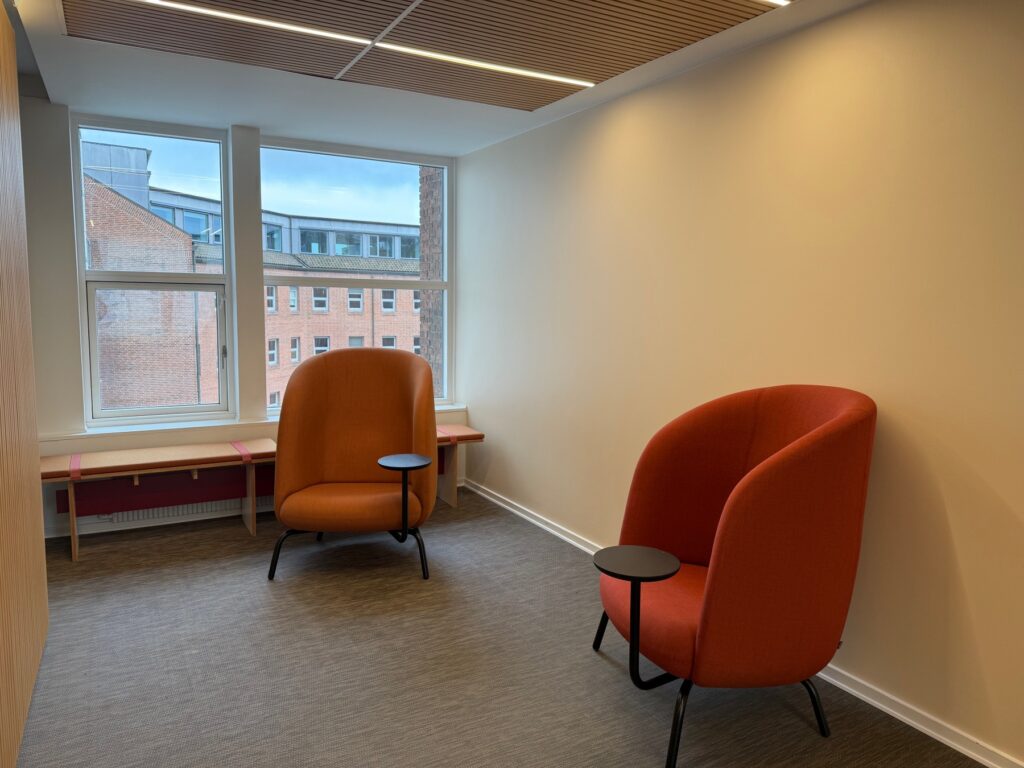 kontor til leje hellerup, klinik til leje hellerup, leje kontor hellerup, kontorlokale hellerup, erhvervslejemål hellerup, kontorudlejning hellerup, kontorlejemål hellerup, ledige kontorer hellerup, kontor med tagterrasse hellerup, centralt kontor hellerup, kontor med parkering hellerup, kontor tæt på hellerup station, lyst kontor til leje hellerup, kontor med udsigt hellerup, kontor i velfungerende ejendom hellerup